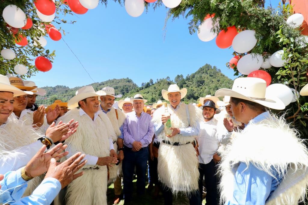 En Chamula Inaugura Rutilio Escand N Instalaci N De Red De