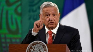 Firma López Obrador decreto para protección del litio en México