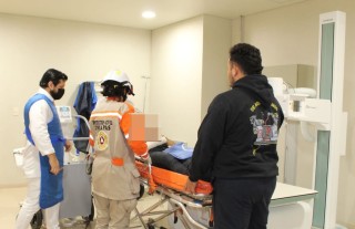 Migrantes heridos en accidente carretero en el tramo La Angostura son atendidos en el “Hospital Gómez Maza”