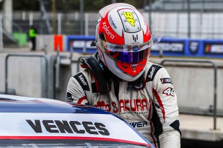Muestra Irwin Vences consistencia tras media temporada de NASCAR México Series