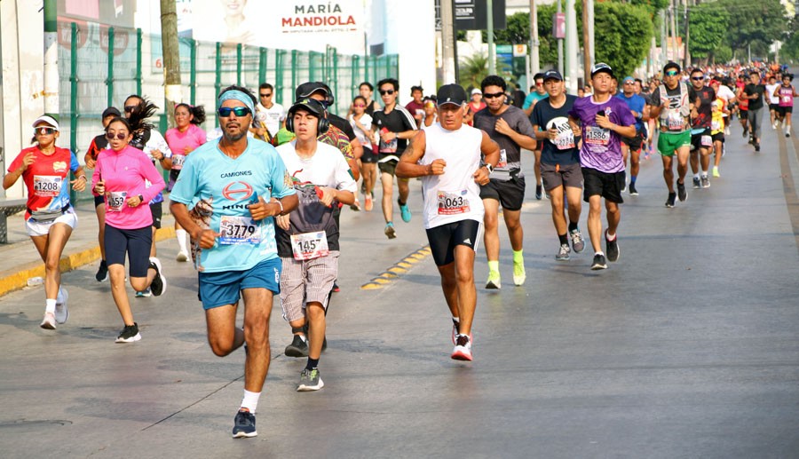 Miles de Corredores fueron parte de la 6ª Carrera Pedestre 5K “Regreso ...