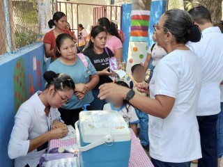 Campaña de vacunación contra sarampión y poliomielitis continúa en junio