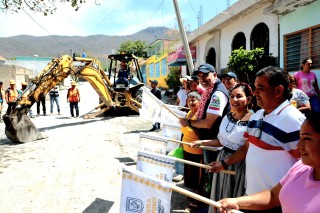 La justicia social llegó a la calle Veracruz de colonia Las Granjas tras muchos años de espera