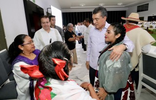 Reconoce Rutilio Escandón a personal de salud que combate al dengue casa por casa